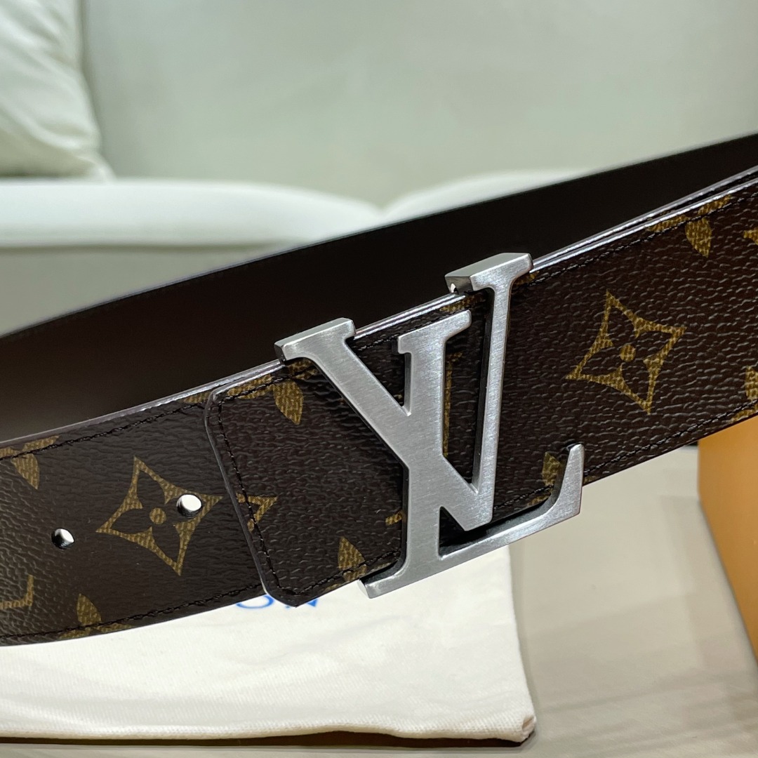 LV INITIAL MONOGRAM