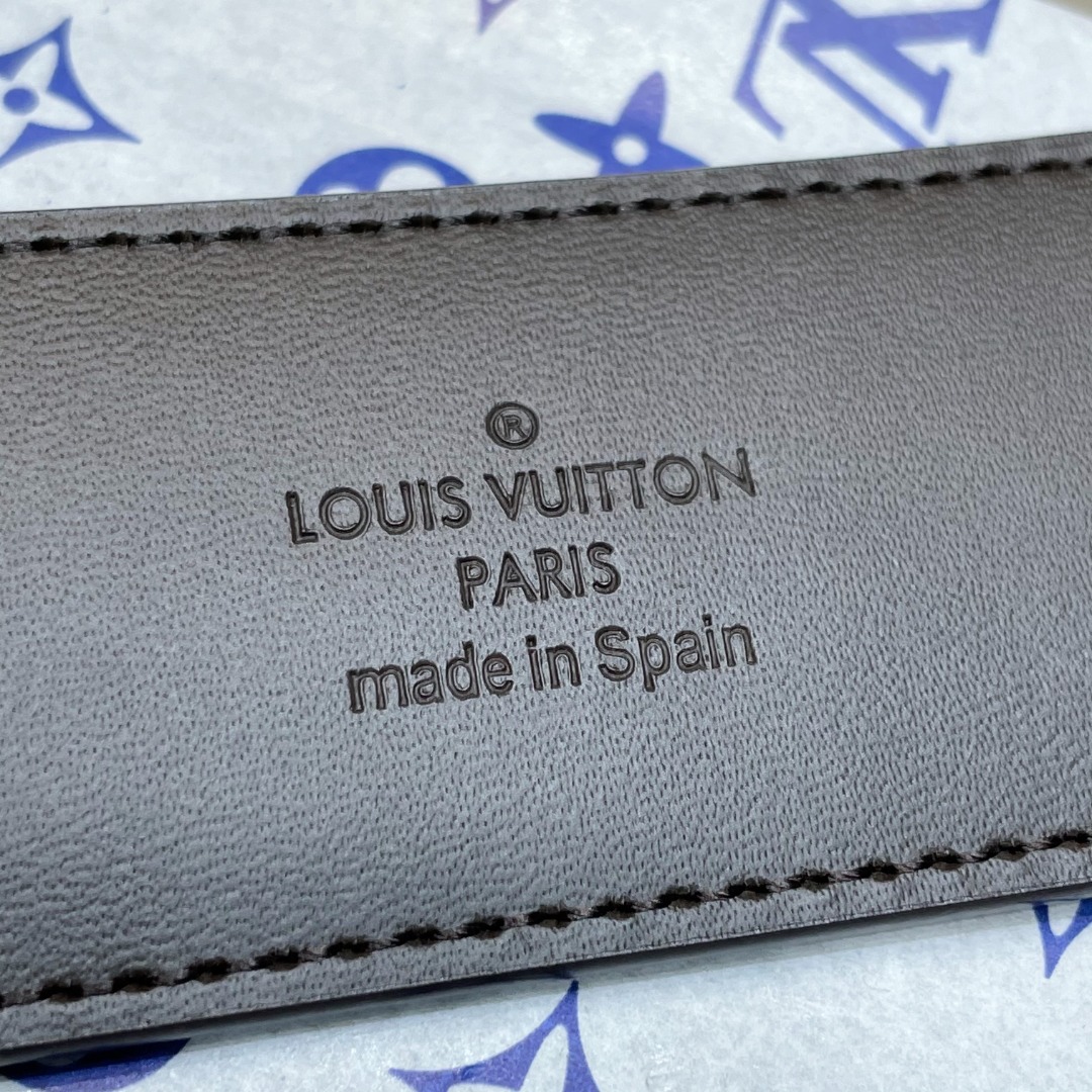 LV INITIAL MONOGRAM