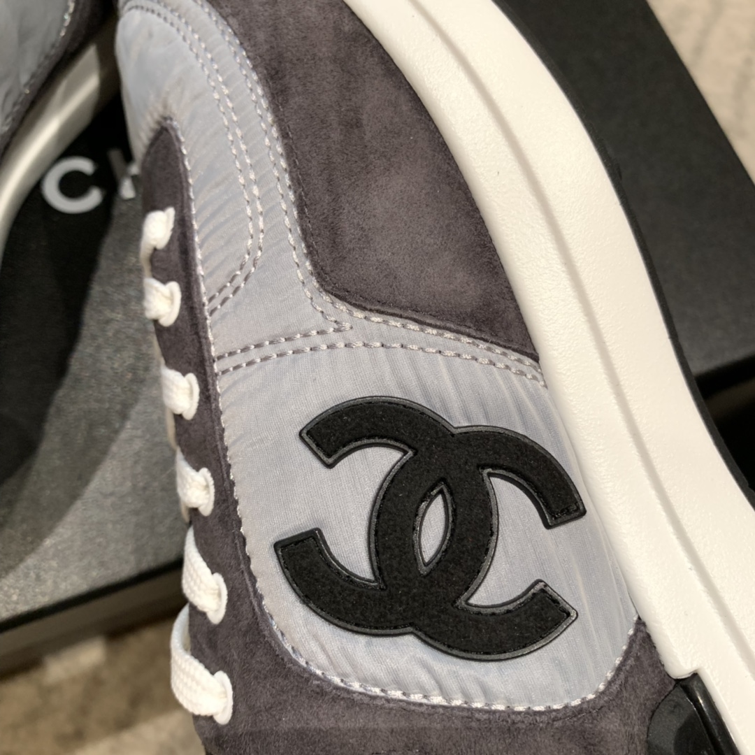 Ch*el sneaker