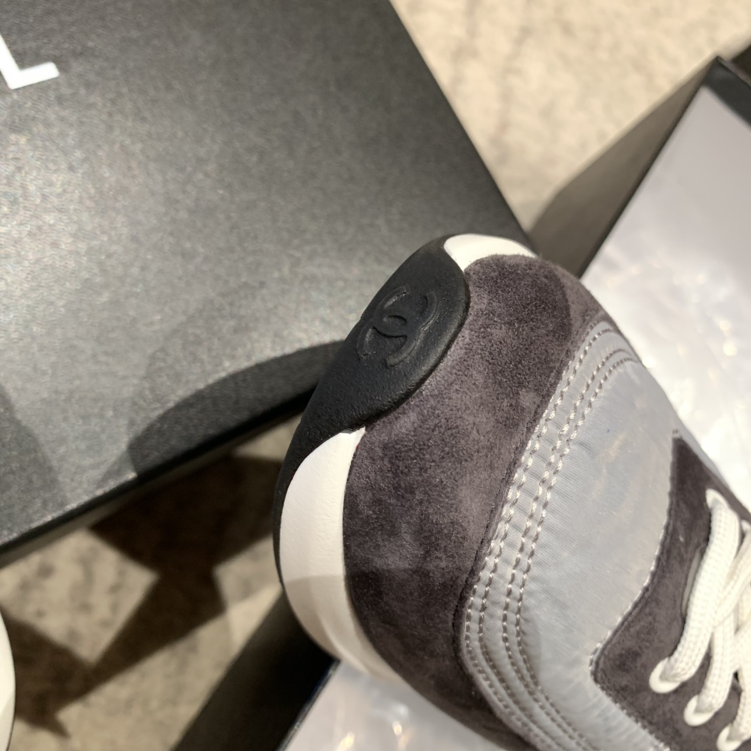 Ch*el sneaker
