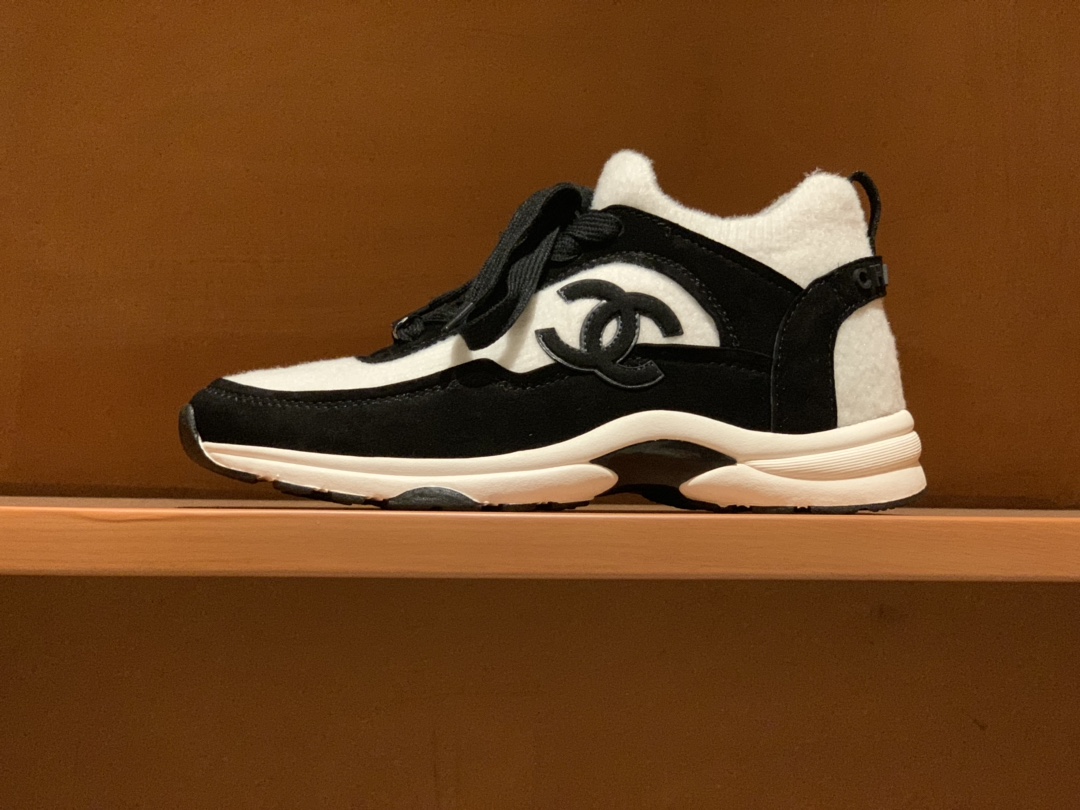 Ch*el sneaker