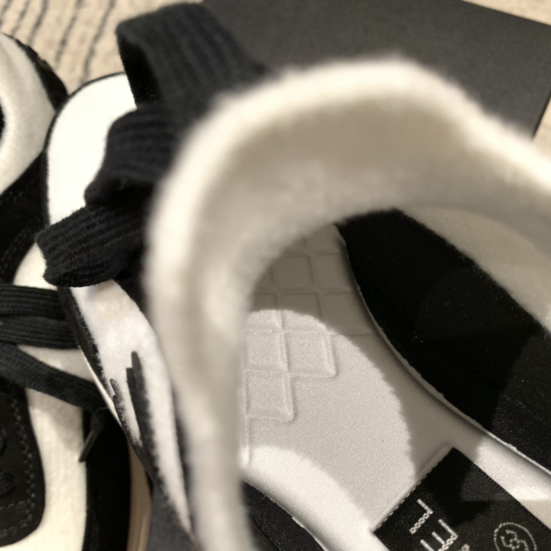 Ch*el sneaker
