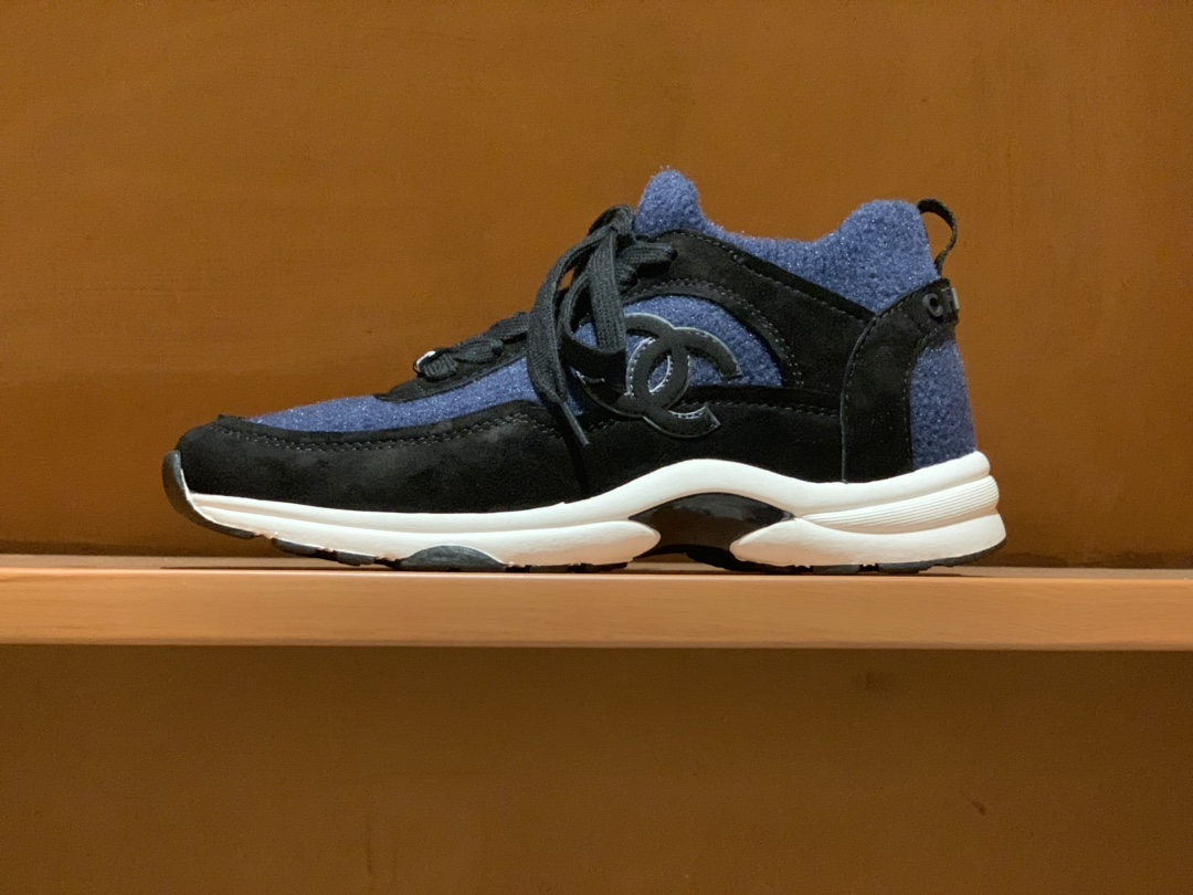Ch*el sneaker