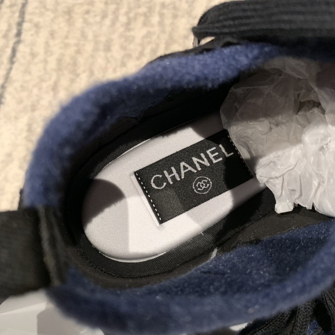 Ch*el sneaker
