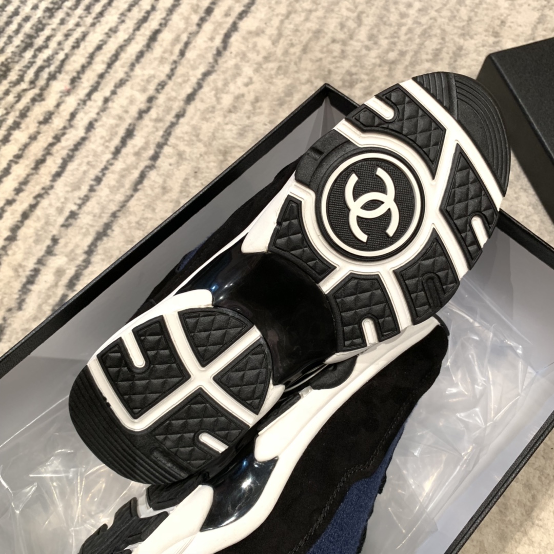 Ch*el sneaker