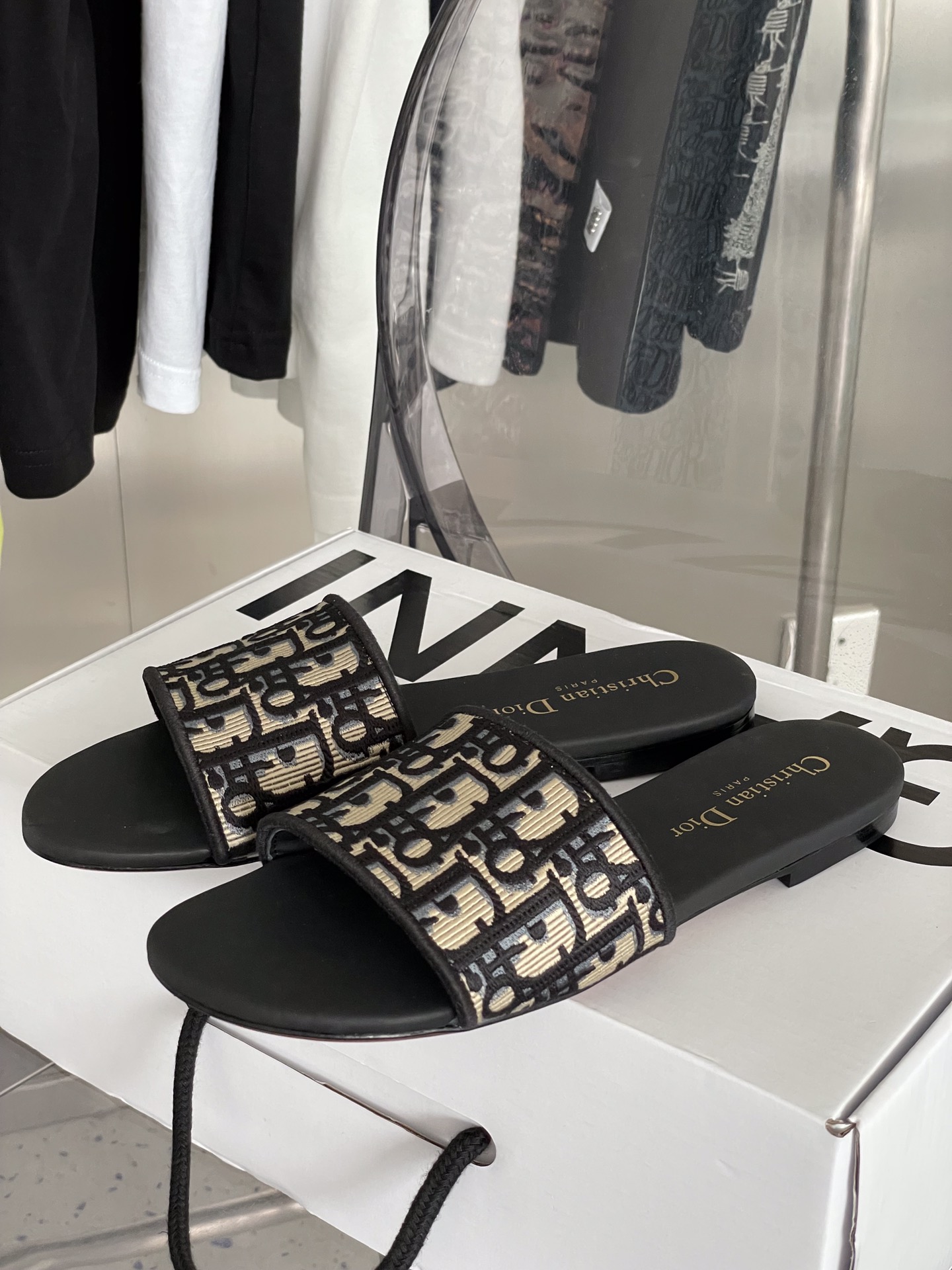 D*or new arrival