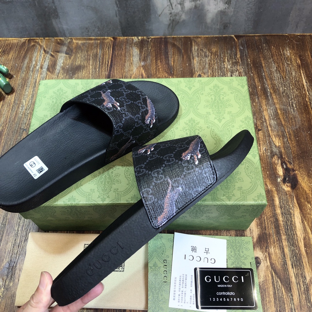 G*u*i slippers 10