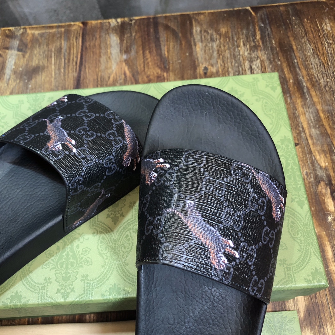 G*u*i slippers 10