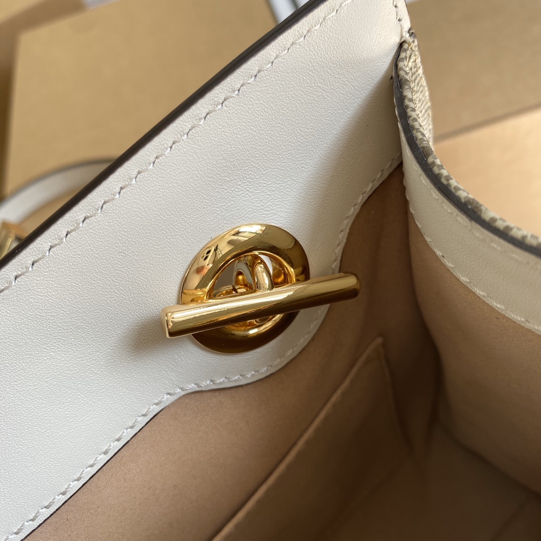 G*u*i padlock small shoulder bag