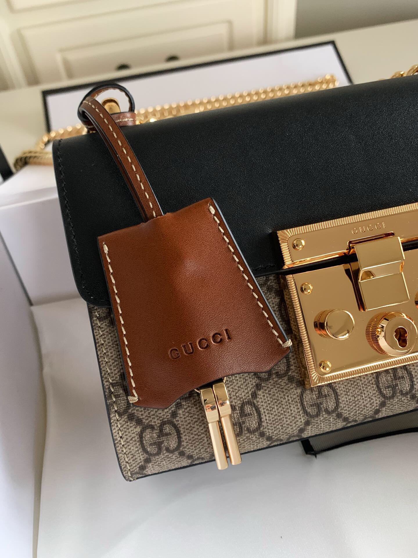G*u*i padlock small shoulder bag