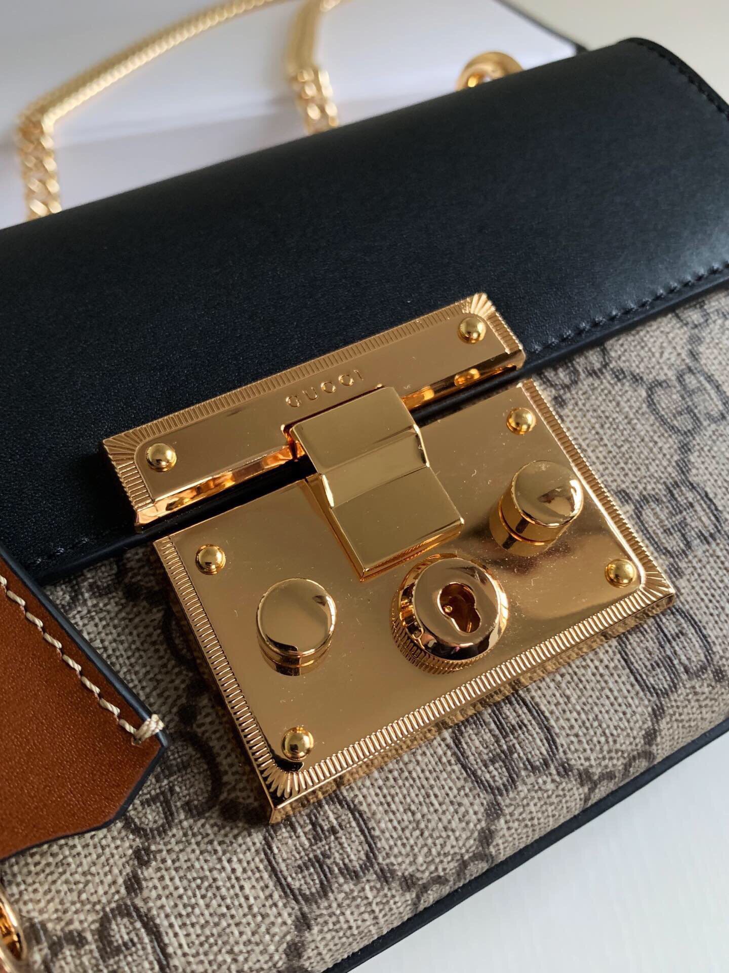 G*u*i padlock small shoulder bag