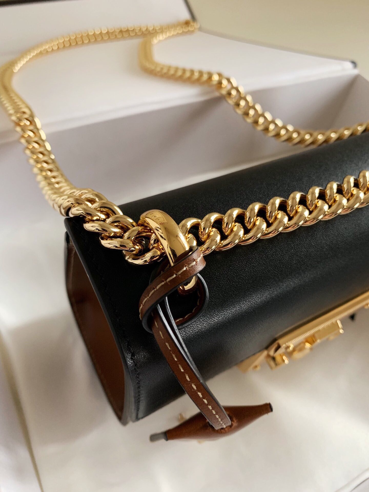G*u*i padlock small shoulder bag
