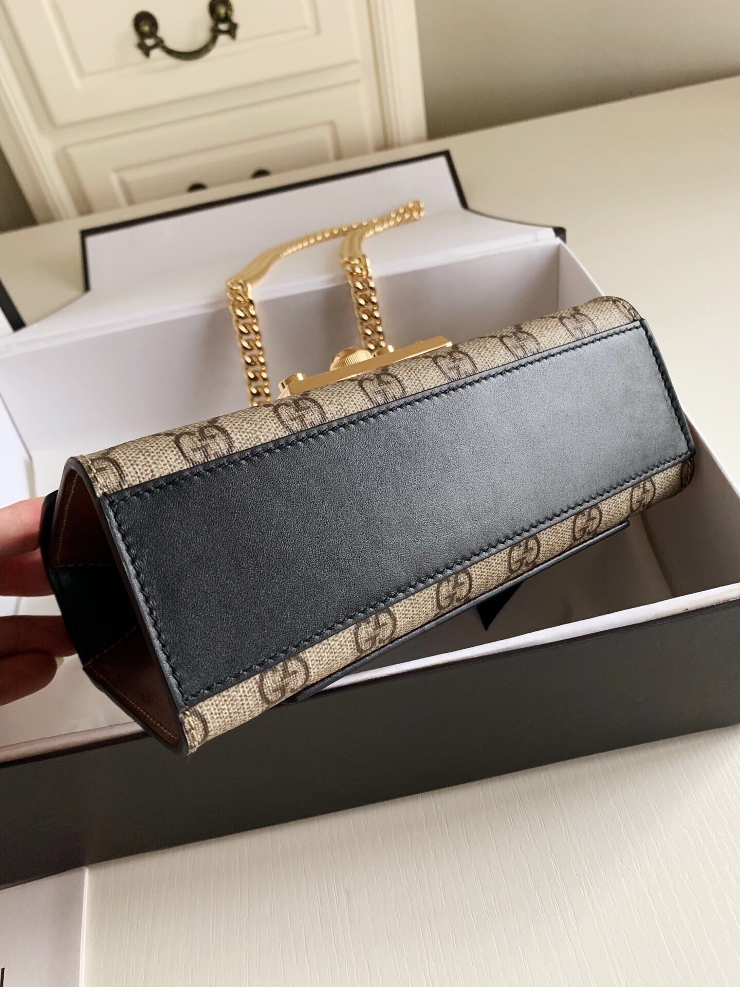 G*u*i padlock small shoulder bag