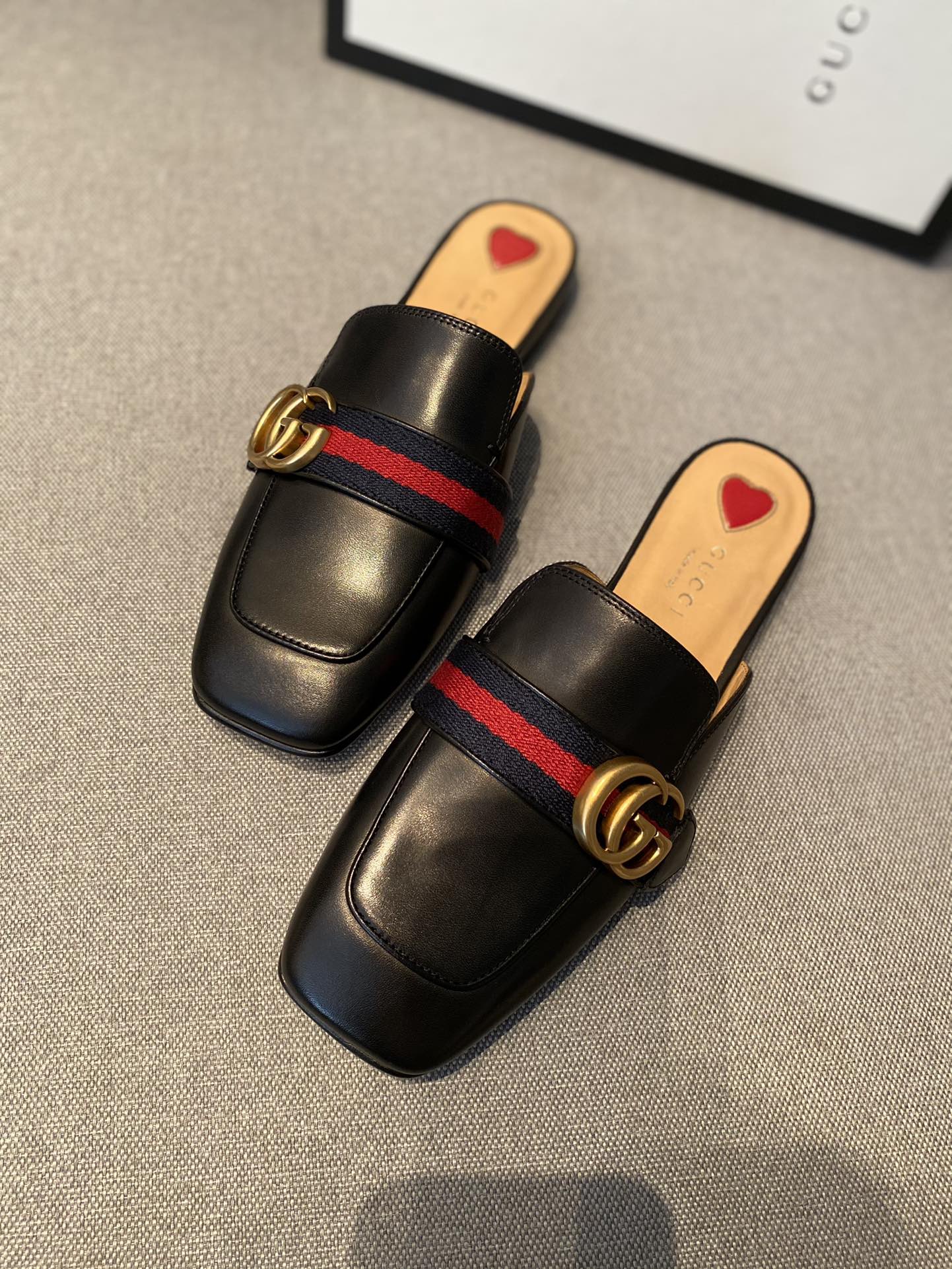 G*u*i flats 6