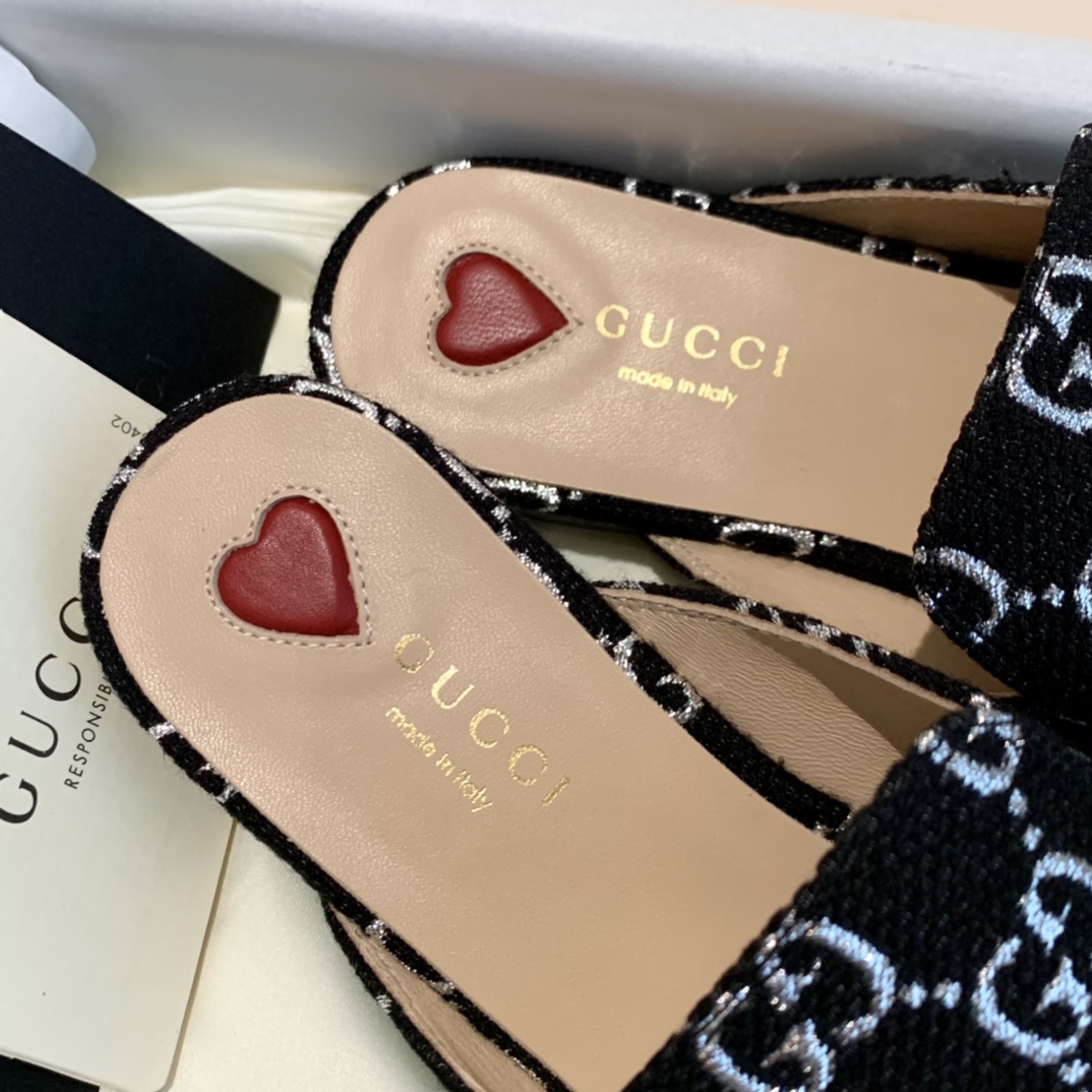 G*u*i flats10