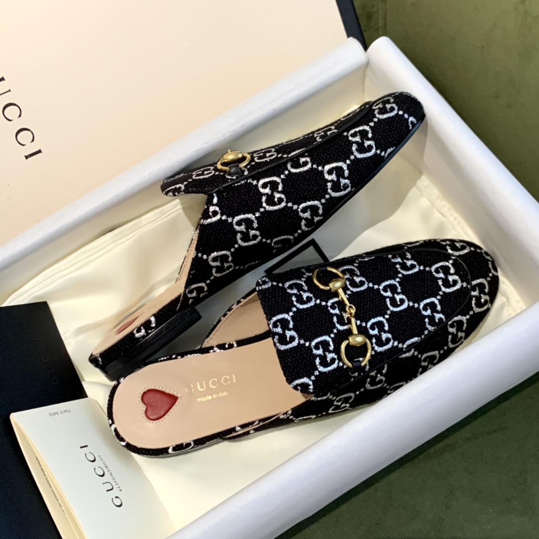 G*u*i flats10