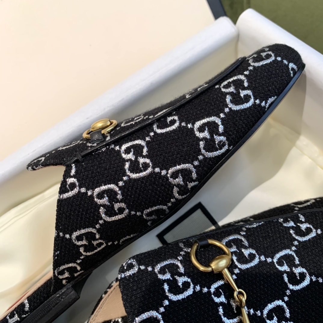 G*u*i flats10
