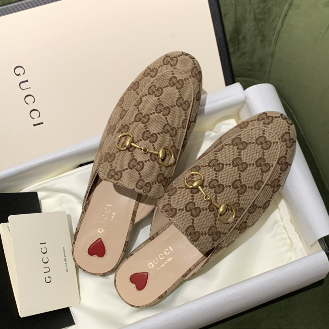 G*u*i flats 19