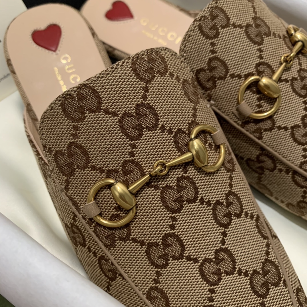 G*u*i flats 19
