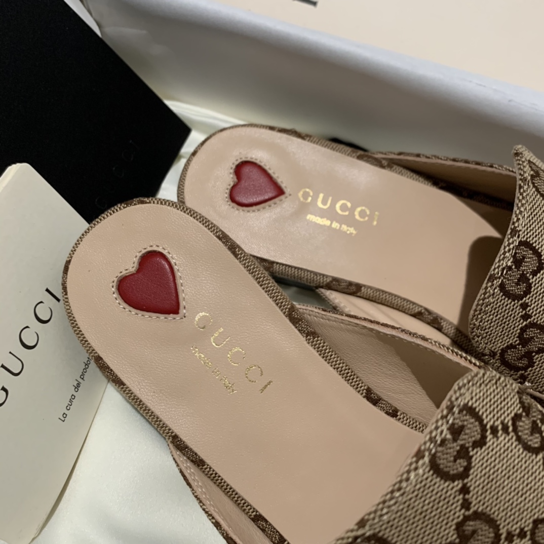 G*u*i flats 19