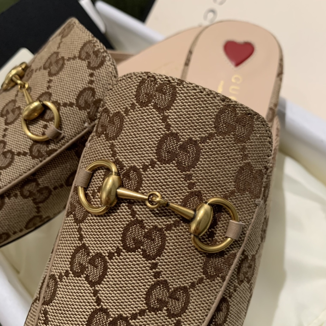 G*u*i flats 19
