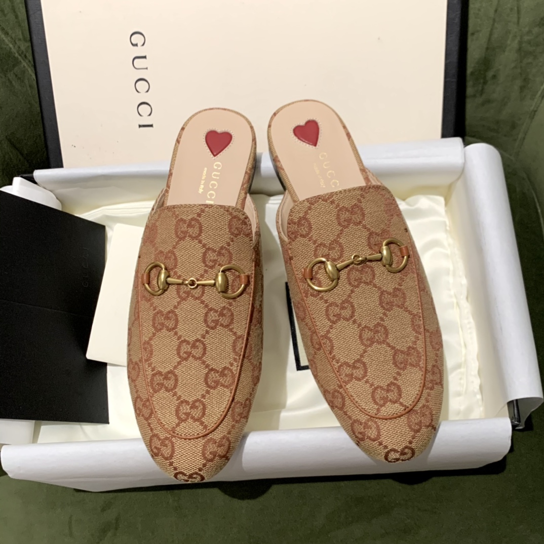G*u*i flats 21