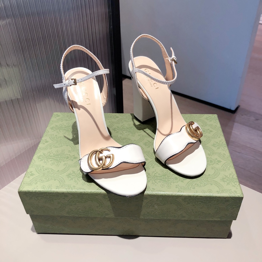 G*u*i high heels 11