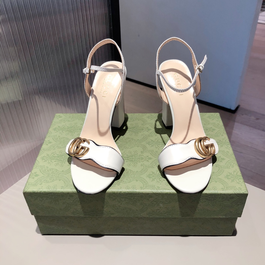 G*u*i high heels 11