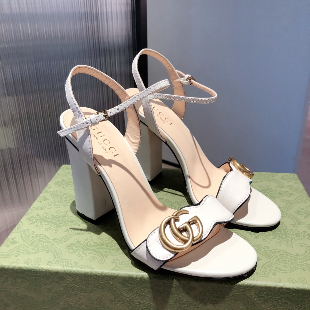 G*u*i high heels 11