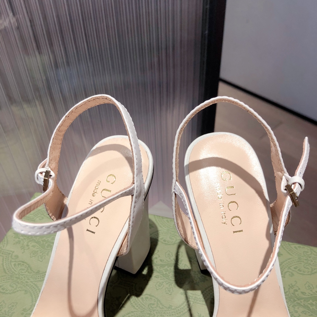 G*u*i high heels 11