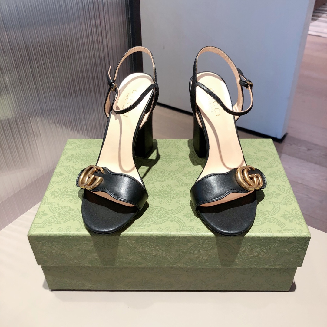 G*u*i high heels 12
