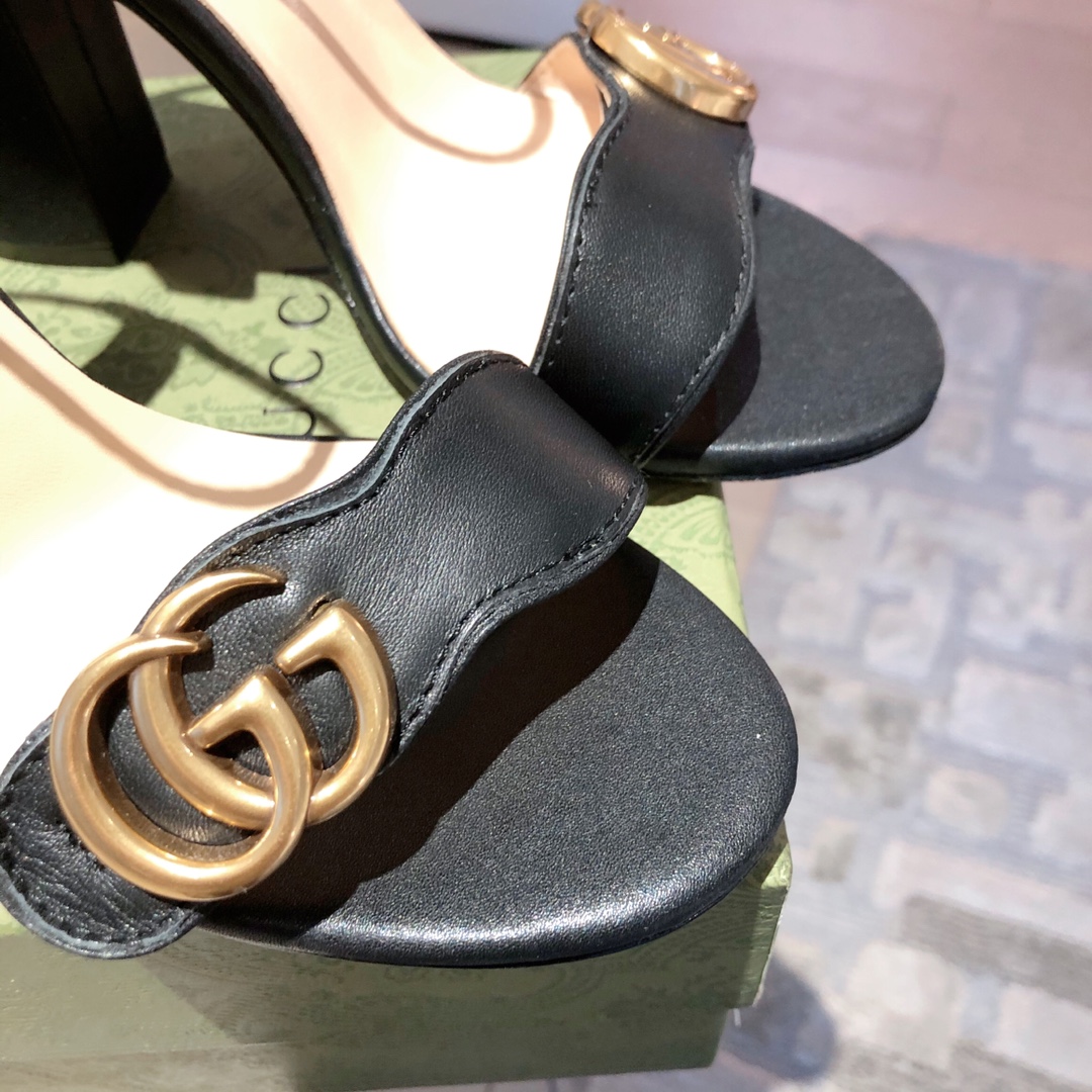G*u*i high heels 12
