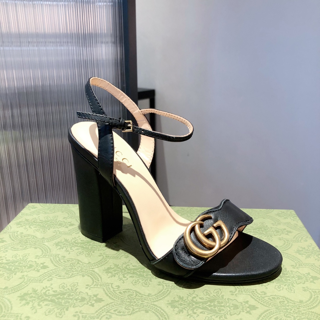 G*u*i high heels 12