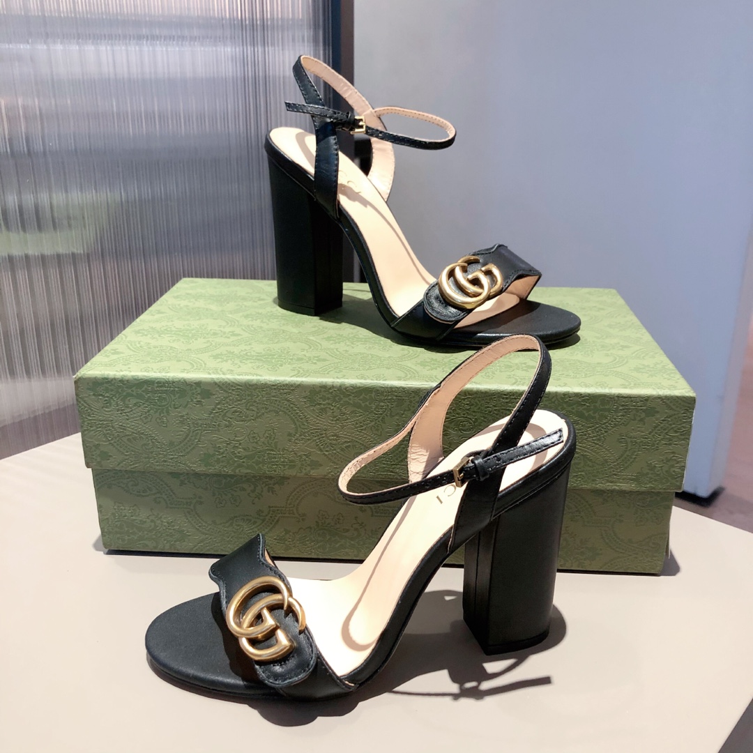 G*u*i high heels 12