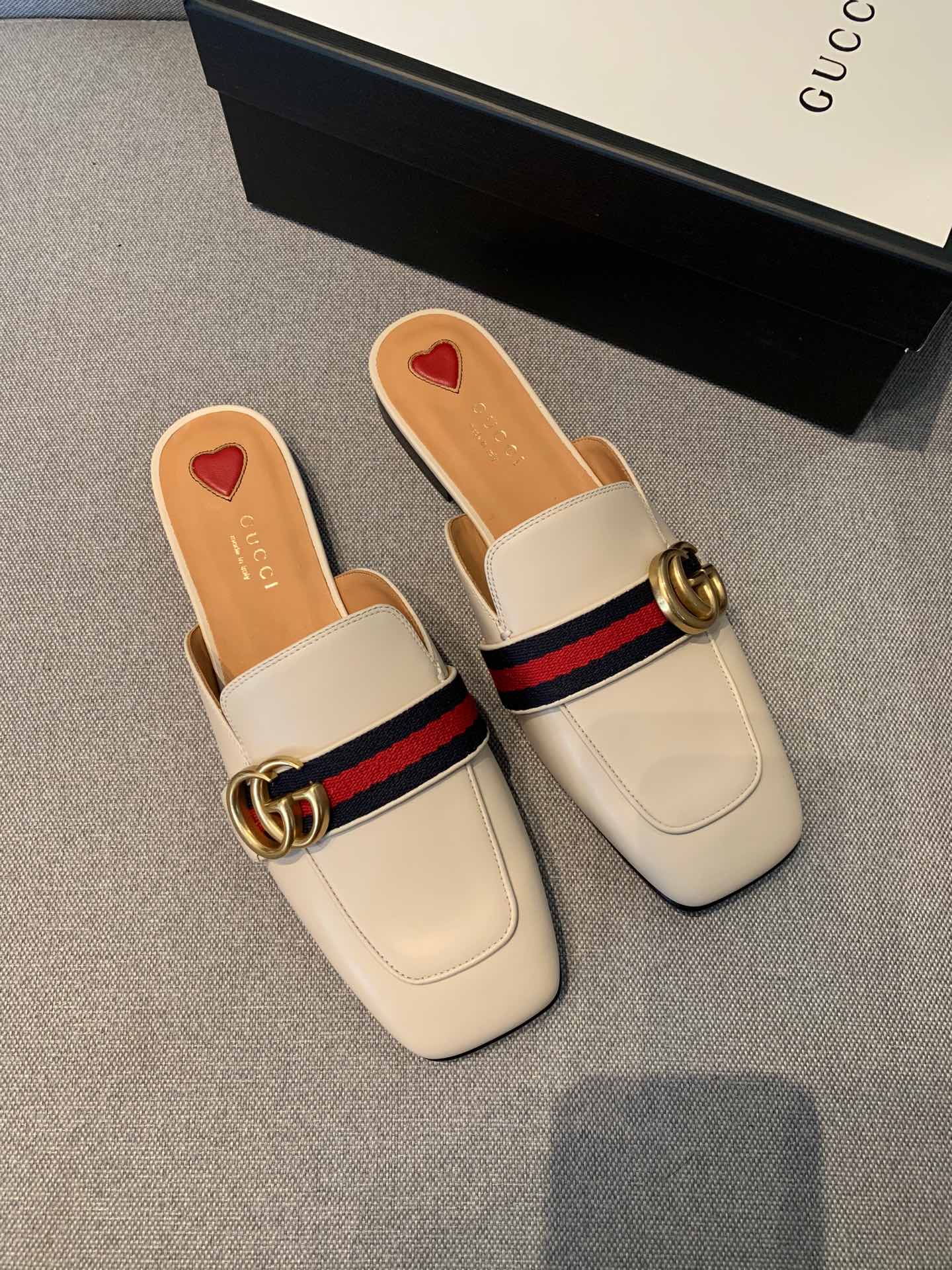 G*u*i flats 22