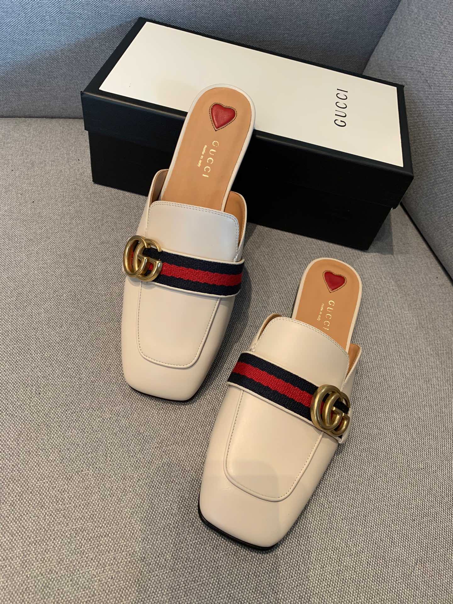 G*u*i flats 22