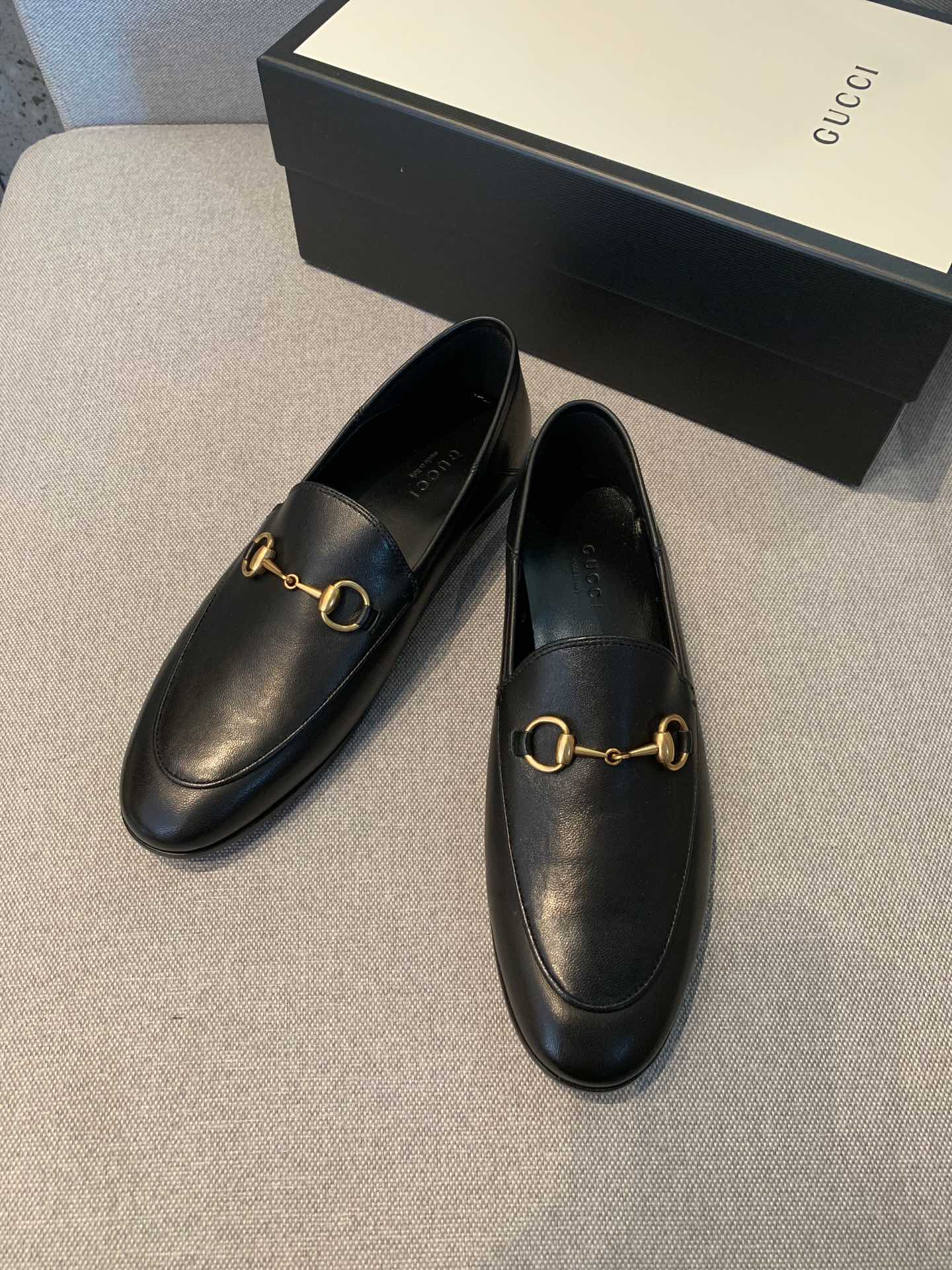 G*u*i flats 27