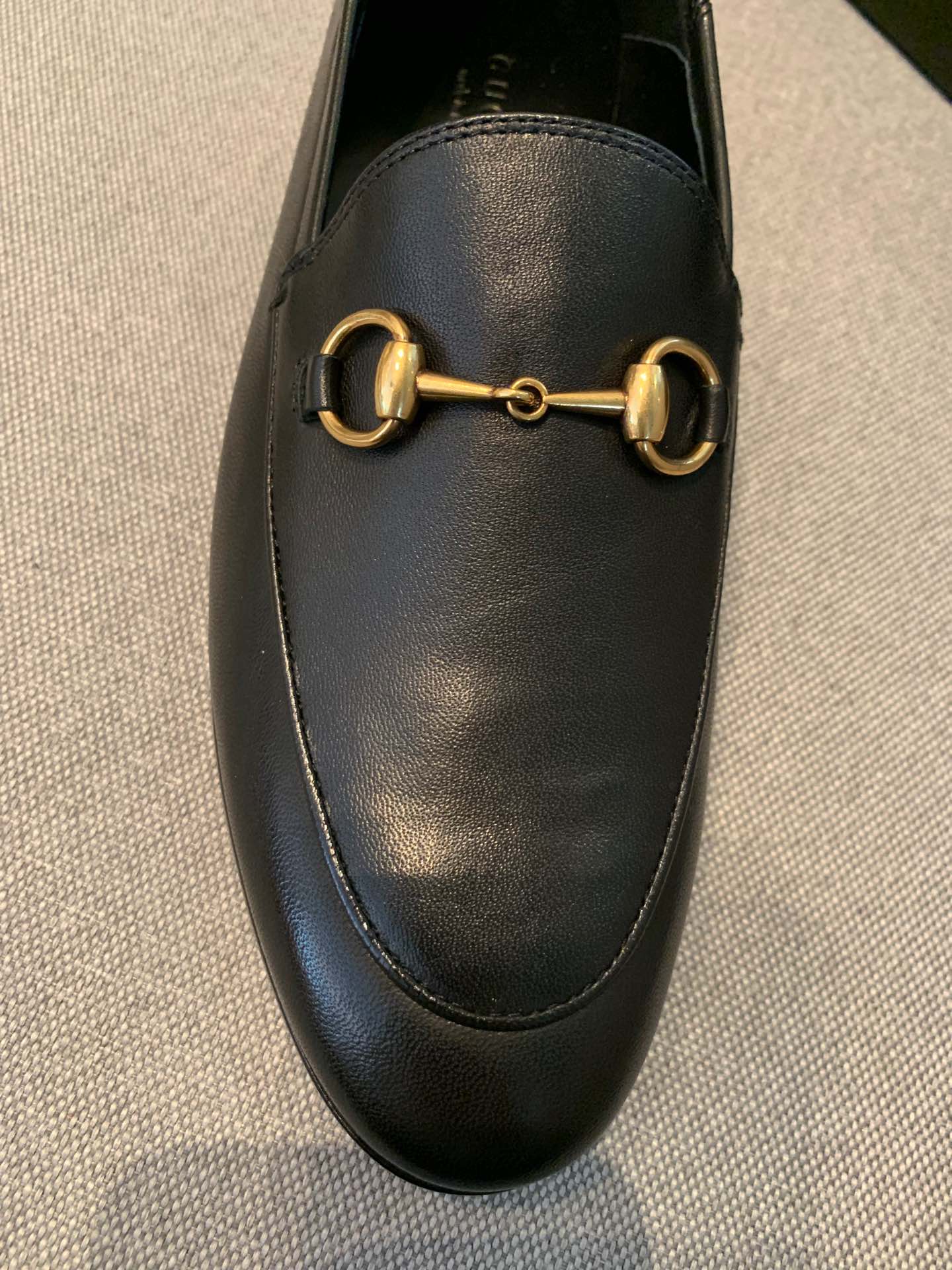 G*u*i flats 27