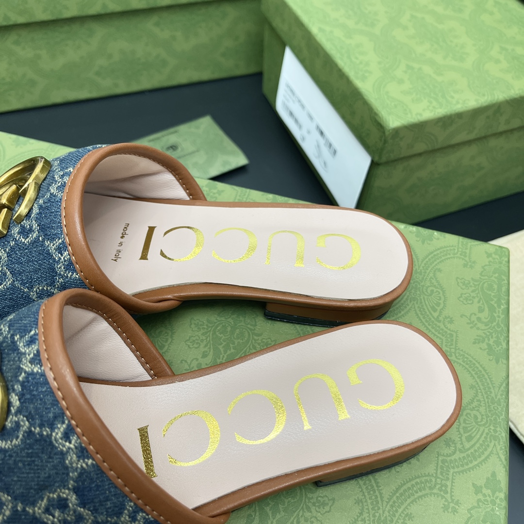 G*u*i slippers 53