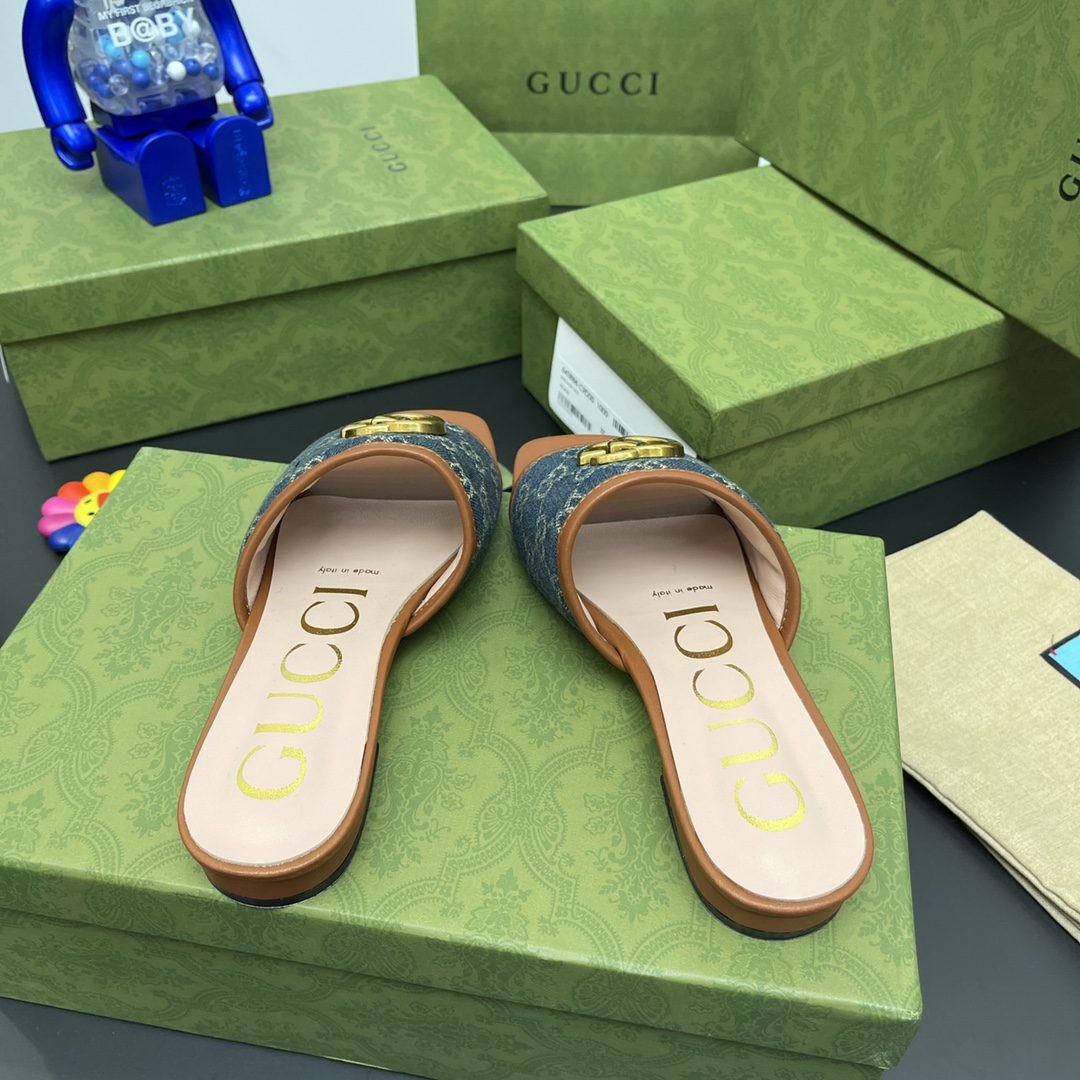 G*u*i slippers 53