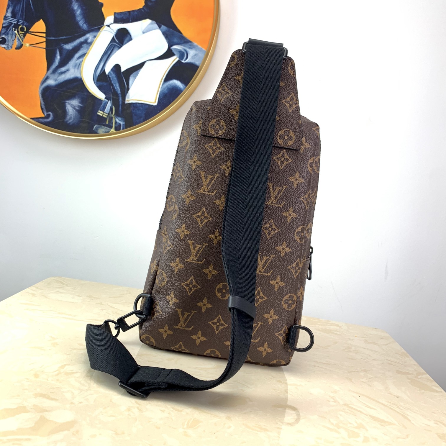 l**is V*t*n avenue sling bag