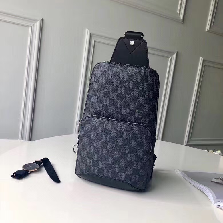 l**is V*t*n avenue sling bag