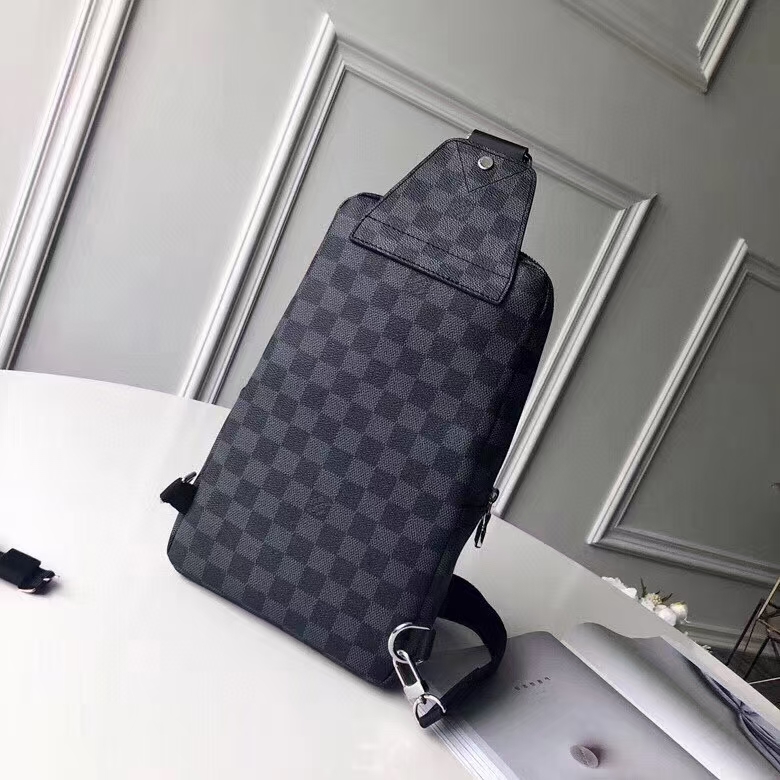 l**is V*t*n avenue sling bag