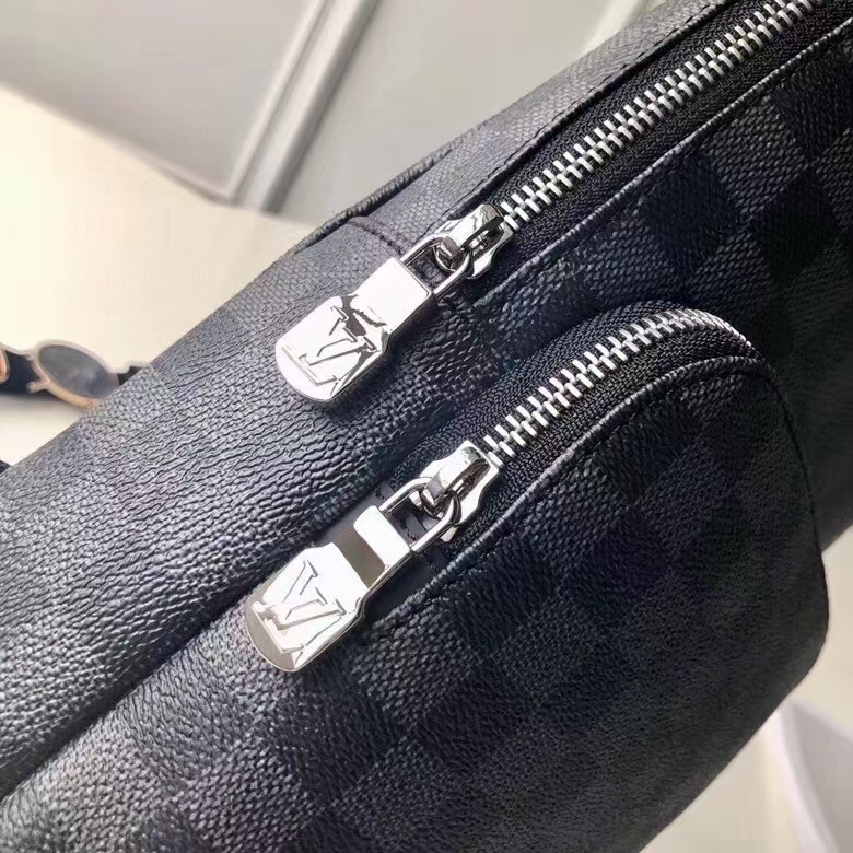 l**is V*t*n avenue sling bag
