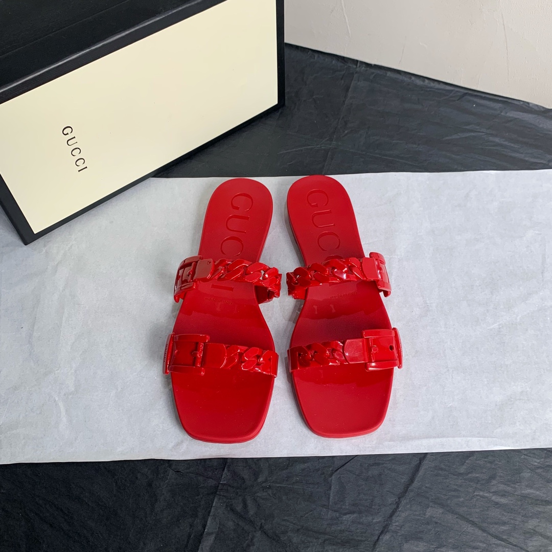 G*u*i slippers 65