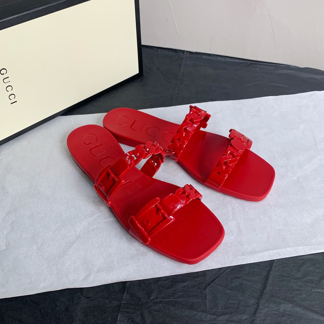 G*u*i slippers 65