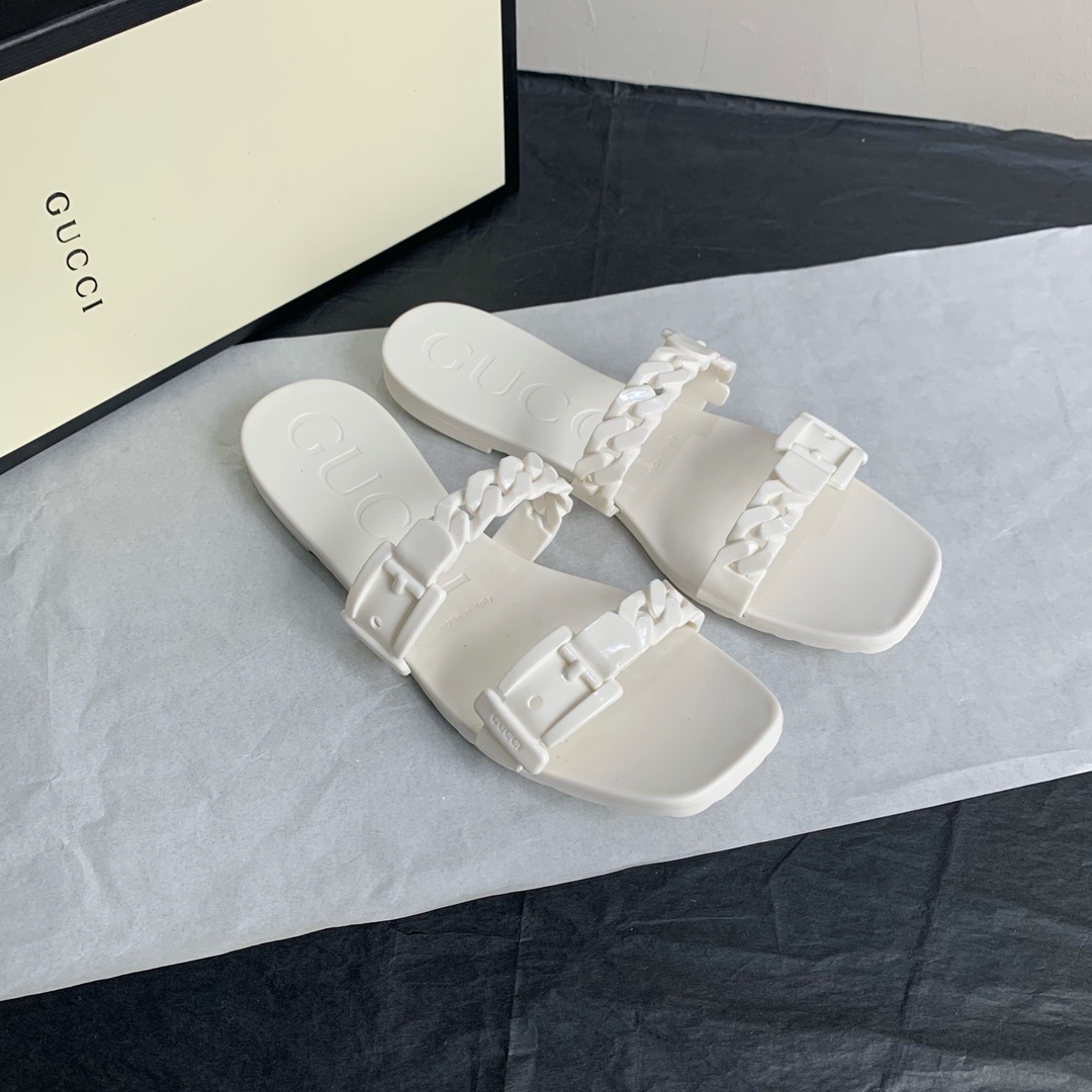 G*u*i slippers 68