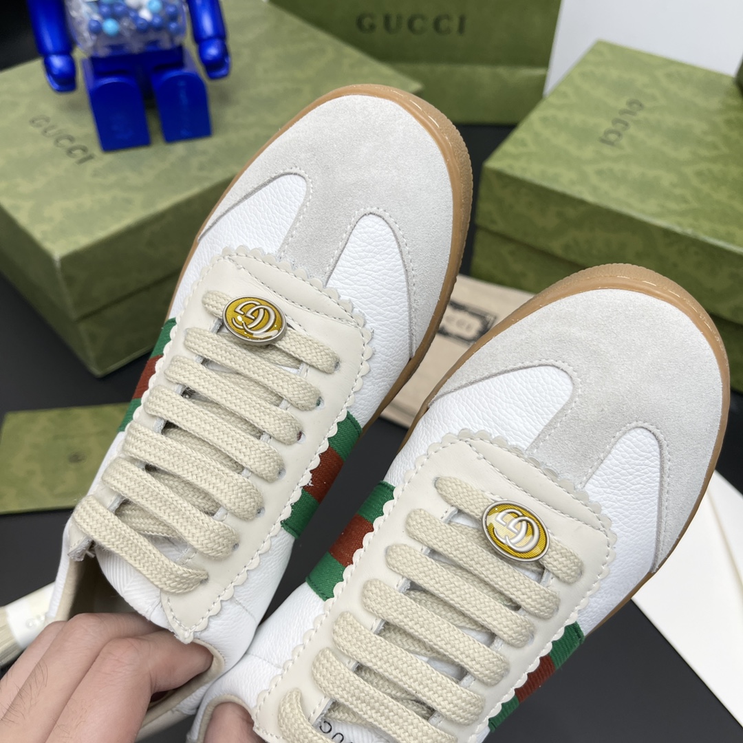 G*u*i flats 39