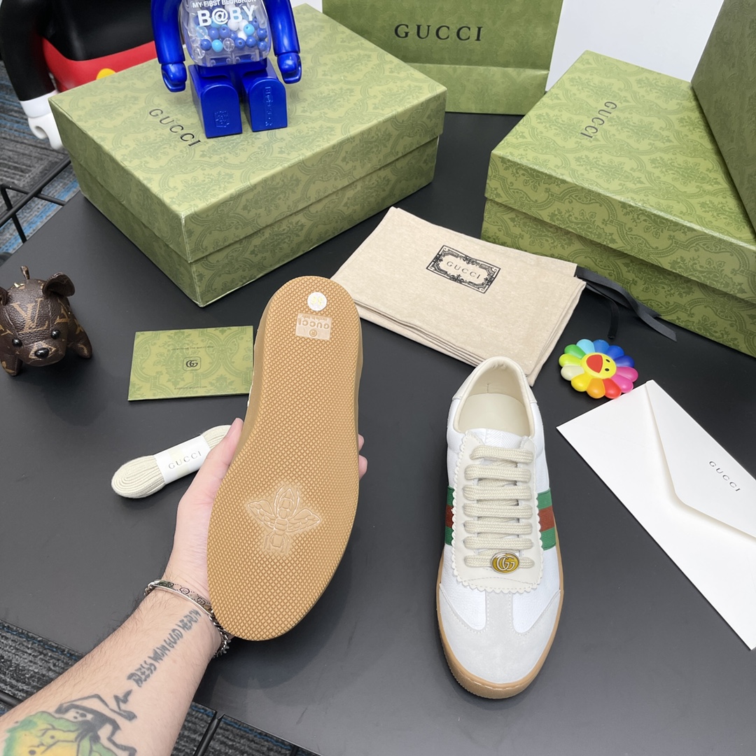 G*u*i flats 39