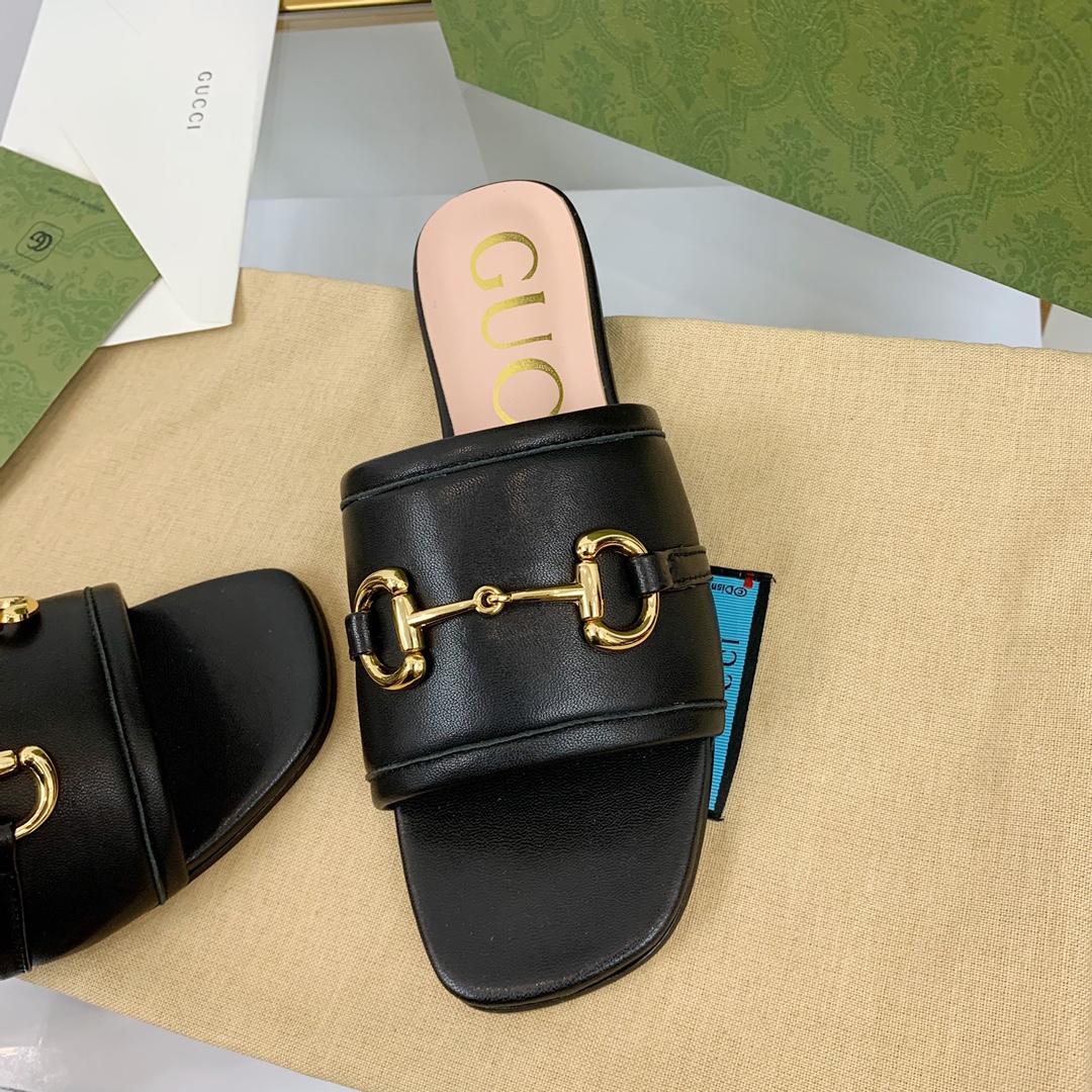 G*u*i slippers 69